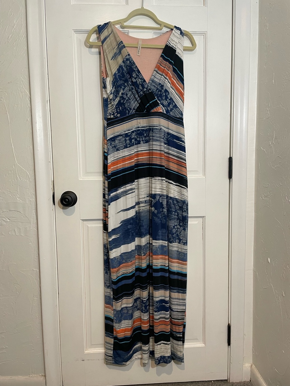 Gilli Women’s Sleeveless Maxi Dress Blue Coral Abstract Stripe V-Neck USA Size L